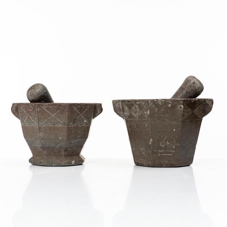 Mortlar, två st, 1800-tal.