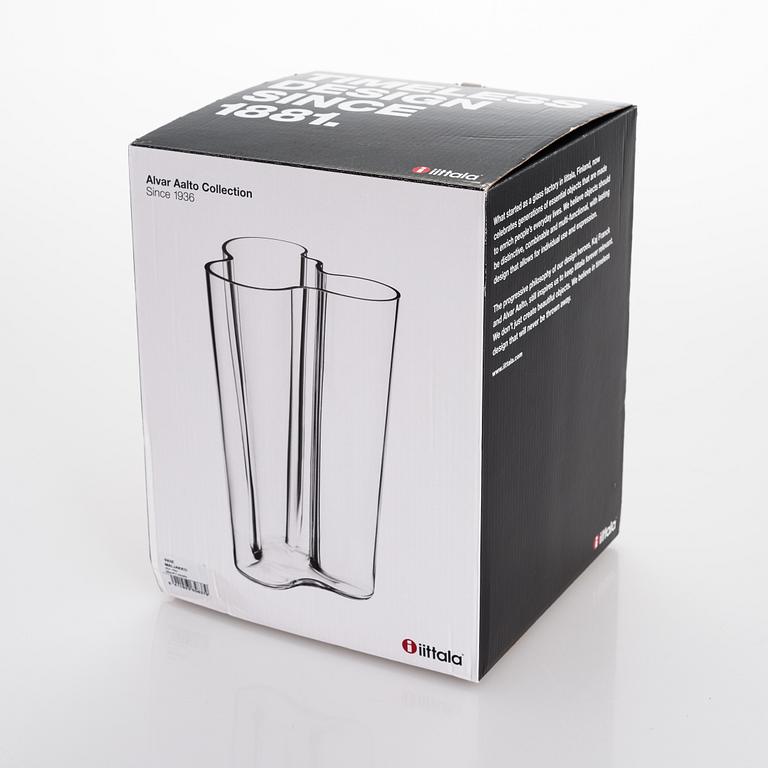 Alvar Aalto,  maljakko, merkitty Iittala.