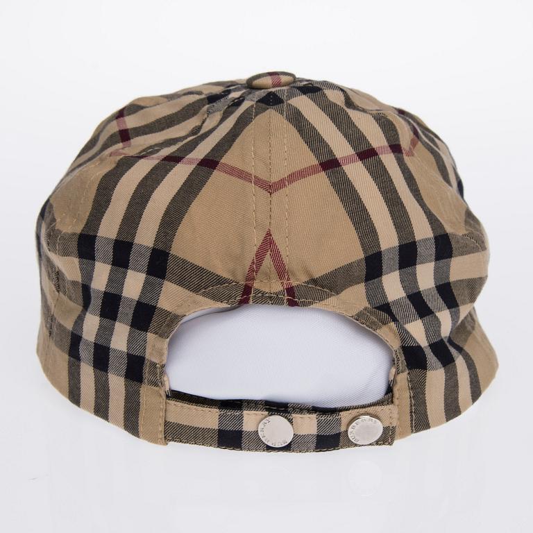 SKOR och HATT, Burberry.