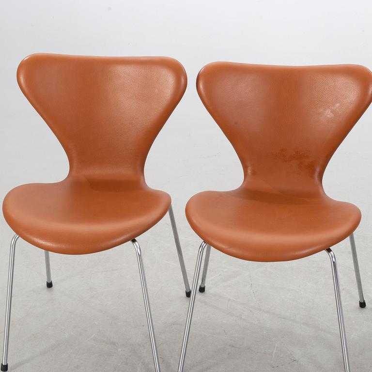 ARNE JACOBSEN, 6 "Sjuan", chairs, Fritz Hansen, Denmark.