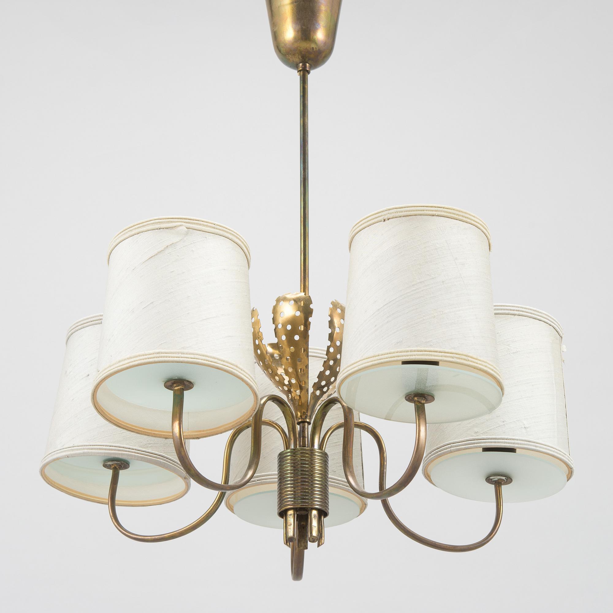 Paavo Tynell, A '9030' chandelier for Taito. Made to order 1950.