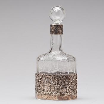 KARAFF, glas med silverfattning, importstämpel. 1900-talets första del.