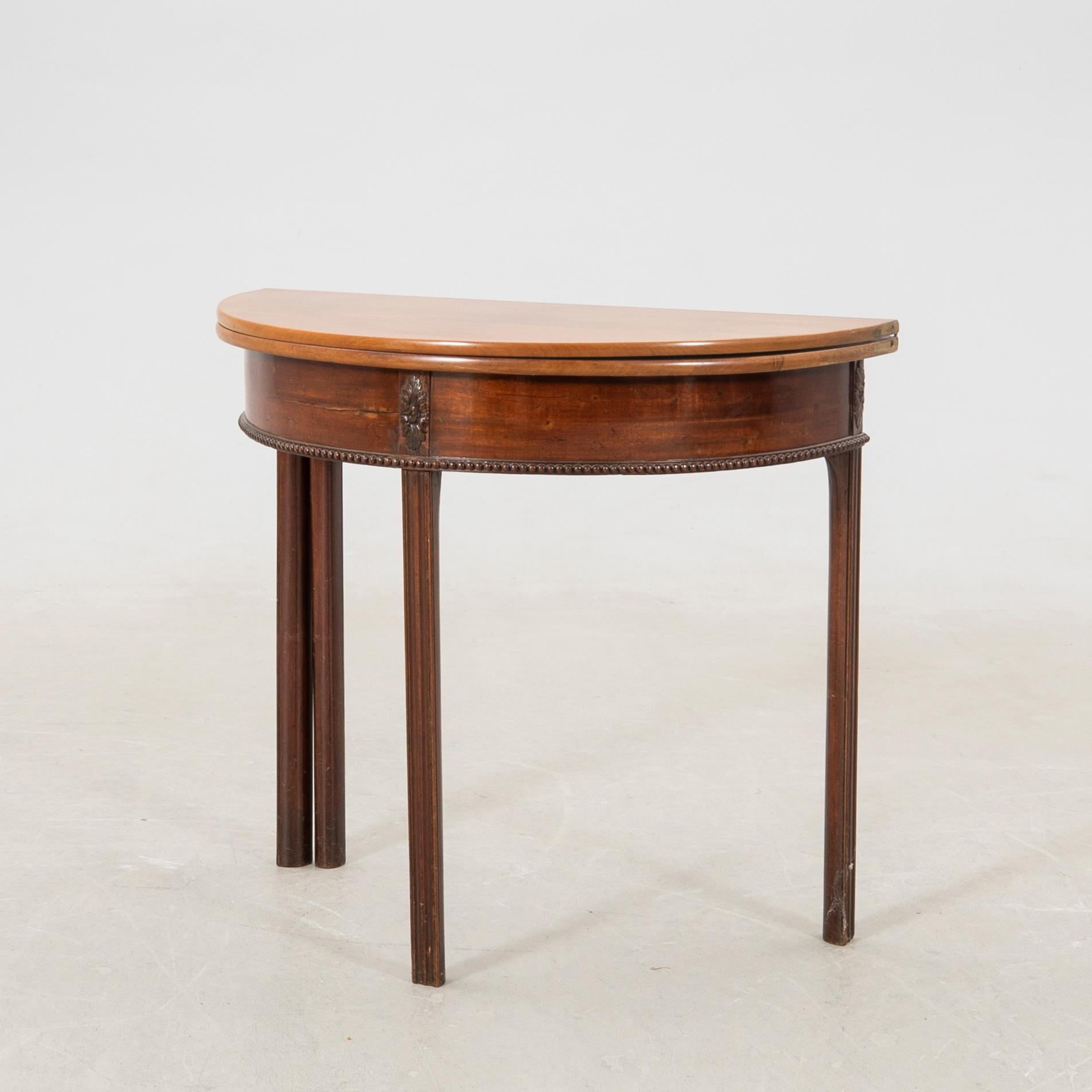 Game table, Late Gustavian around 1800.