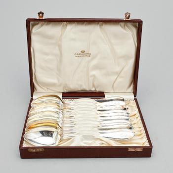 BORDSSKEDAR, 12 st, silver, C. G. Hallberg, Stockholm 1930. Total vikt ca 468 gram.