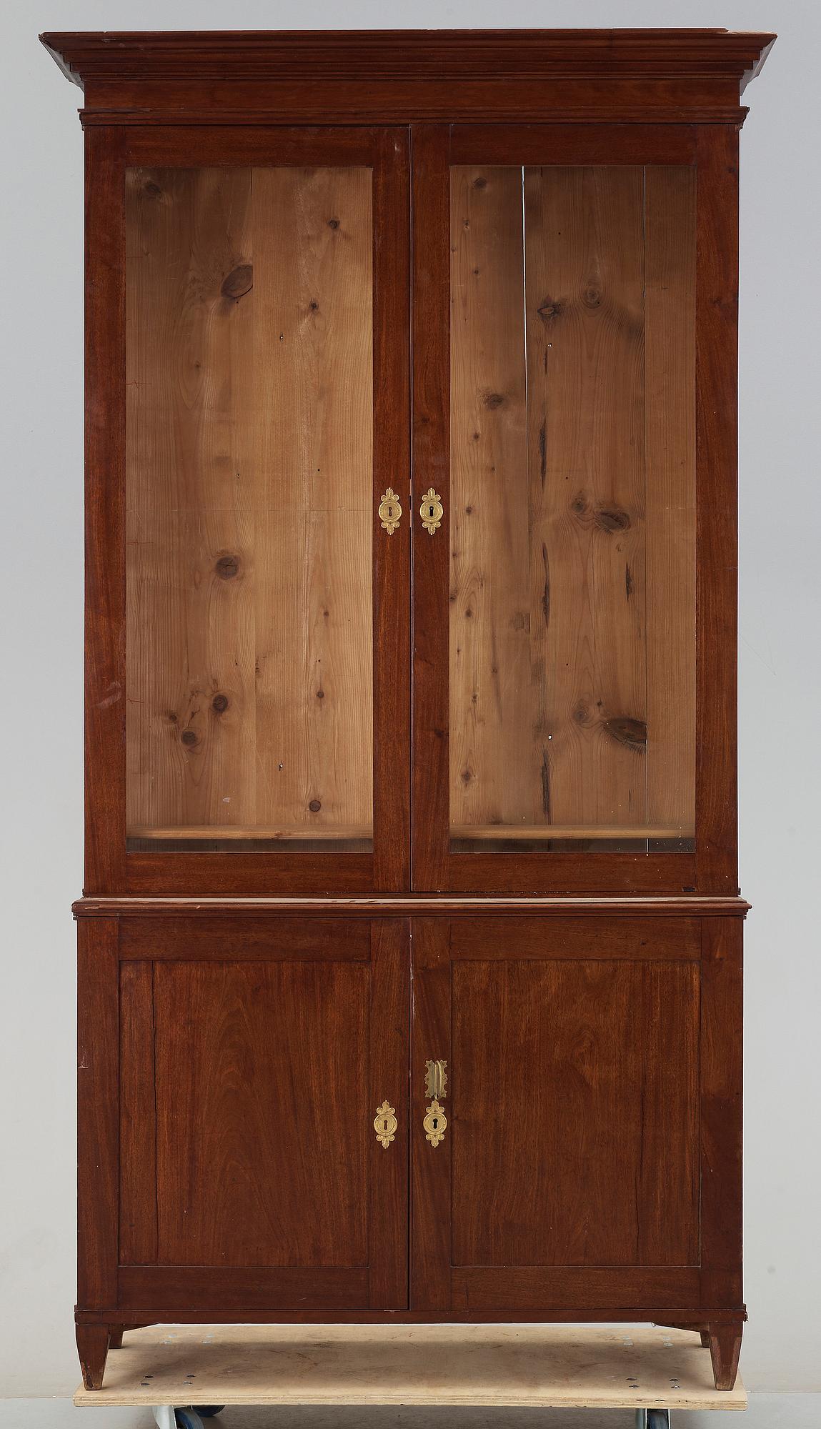 BOKSKÅP. Karl Johan, 1800-talets början.