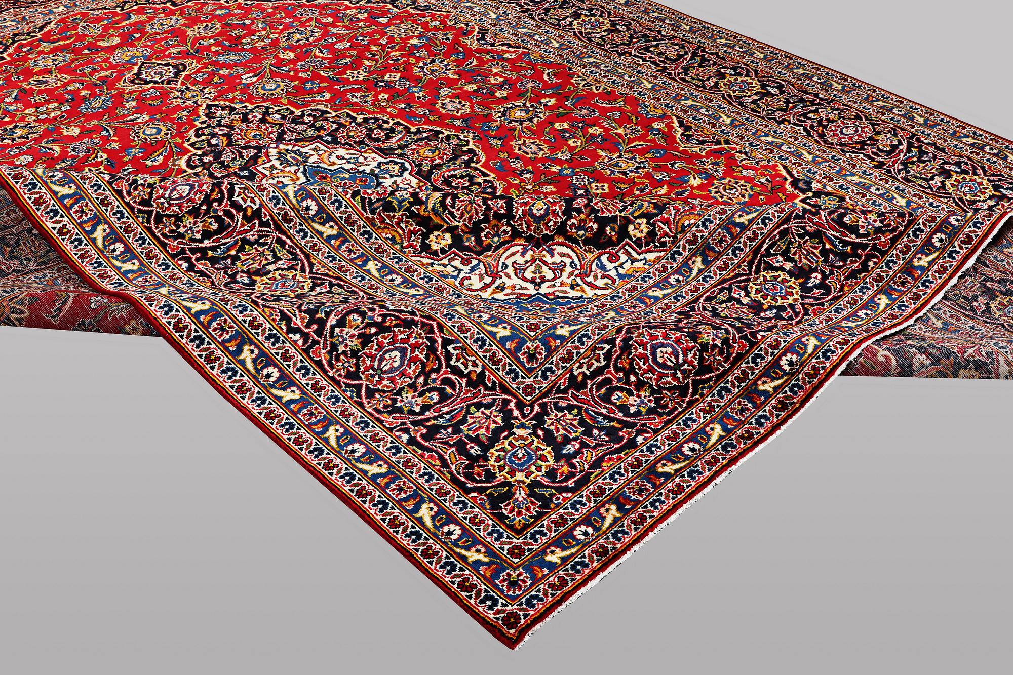 Matta, Keshan, ca 388 x 287 cm.