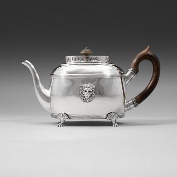 412. A Swedish 19th century silver tea-pot, Daniel Hallman, Stockholm 1815.