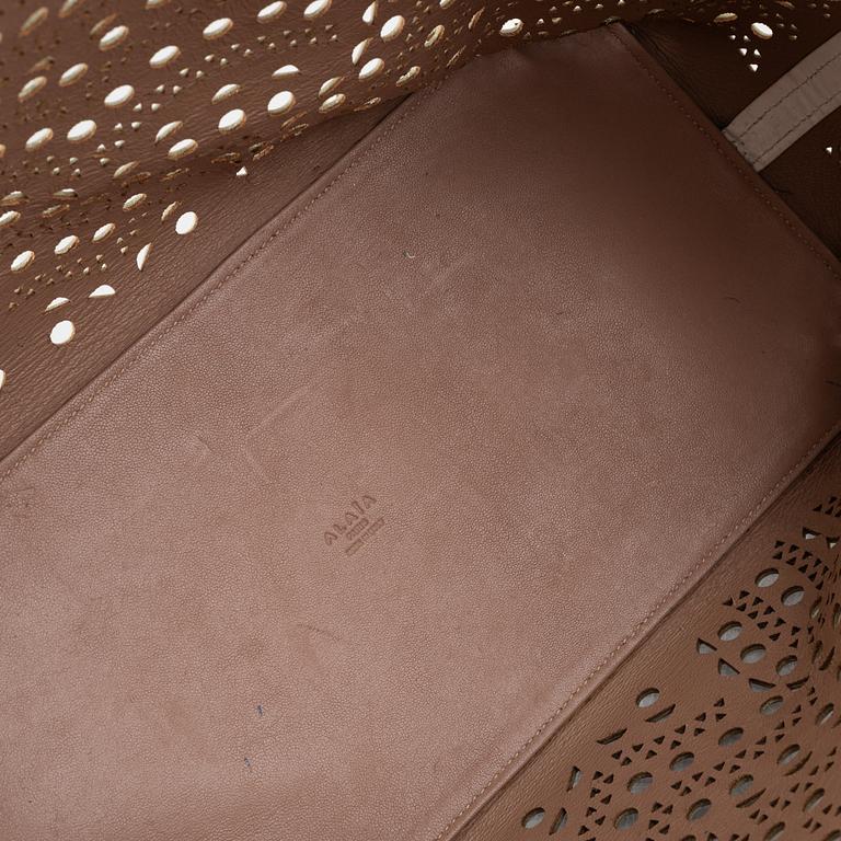 Alaïa, bag "Cabas Pression".