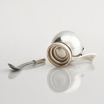 Georg Jensen, kryddsats, 4 delar sterling silver, design Harald Nielsen, modell "Pyramid", design nr 632, Köpenhamn 1945-51.