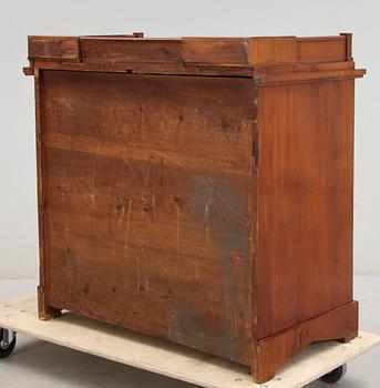 BYRÅ, sengustaviansk, 1800-talets första hälft.