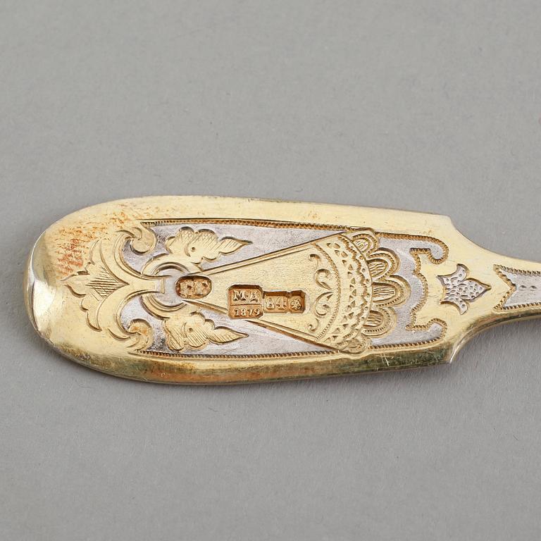 BESTICK, 3 delar, förgyllt silver, Ryssland 1879. Vikt ca 120 gram.