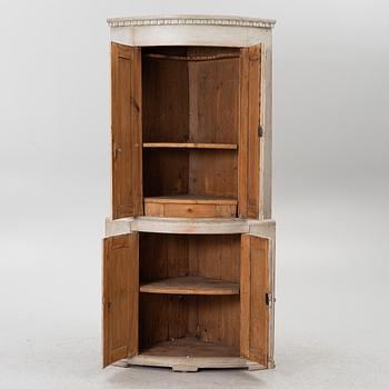 Corner cabinet, Gustavian, late 18th century.