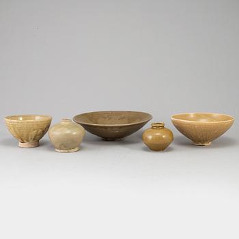 A group of five brownish glazed vessels, South East Asia, Songstyle, 20th Century.