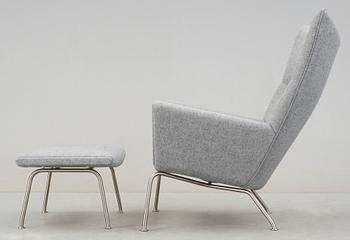 FÅTÖLJ OCH FOTPALL, "Wing Chair", modell CH445 och CH446, Hans J. Wegner, Carl Hansen & Son, Danmark, 2012.