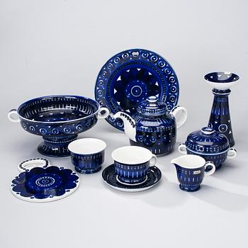 SERVIS, 14 delar, porslin, "Valencia", Ulla Procopé, Arabia, Finland 1960-70-tal.