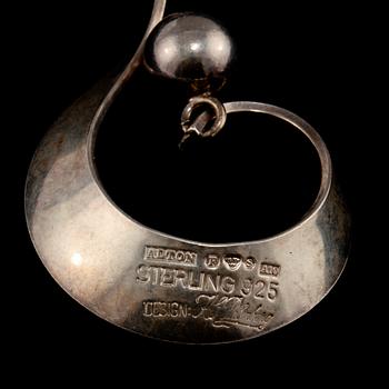 HÄNGE, sterlingsilver, Karl-Erik Palmberg för Alton, Falköping, 1975. Vikt 15 g.