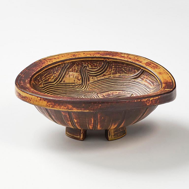 Wilhelm Kåge, a "Farsta" stoneware bowl, Gustavsberg Studio 1948.