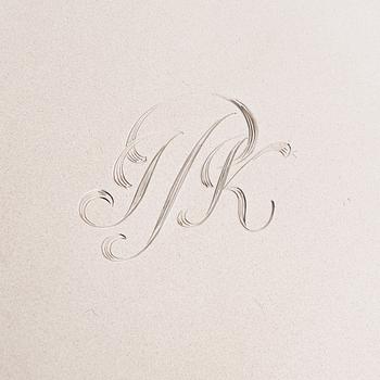 Hopealautasia, 24 kpl, presidentti J.K. Paasikiven monogrammilla, Kultakeskus, Hämeenlinna 1950. Alkuperäislaatikossa.