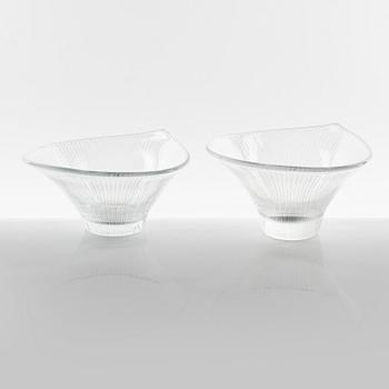 Tapio Wirkkala, vaser, ett par, "Kantarelli", Iittala, Finland.