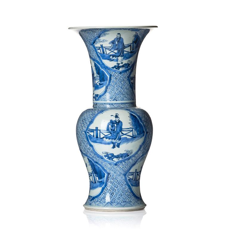 A blue and white vase, Qing dynasty, Kangxi (1662-1722).