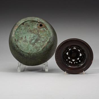 An archaistic bronze vessel, Ming dynasty or older.