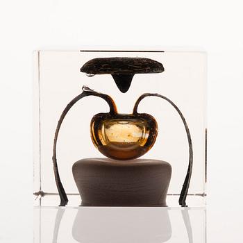 ÅRSKUB, glas, signerad Oiva Toikka, Nuutajärvi 1977, 592/2000.
