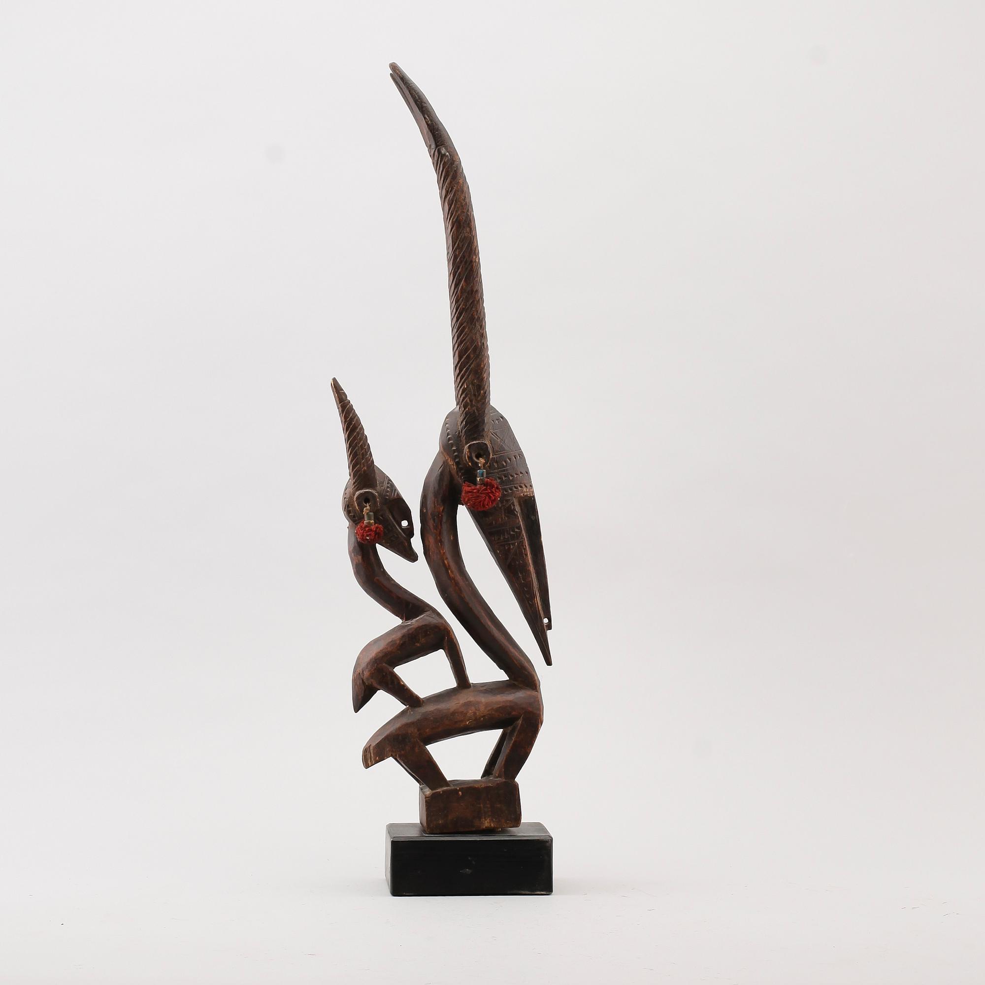 SKULPTUR, skuret trä, Afrika, möjligen 1900-tal.