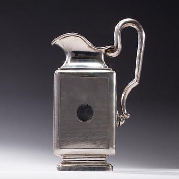 KANNA, silver 950, J. Aimé, Frankrike efter 1838. Vikt 555,8 g.