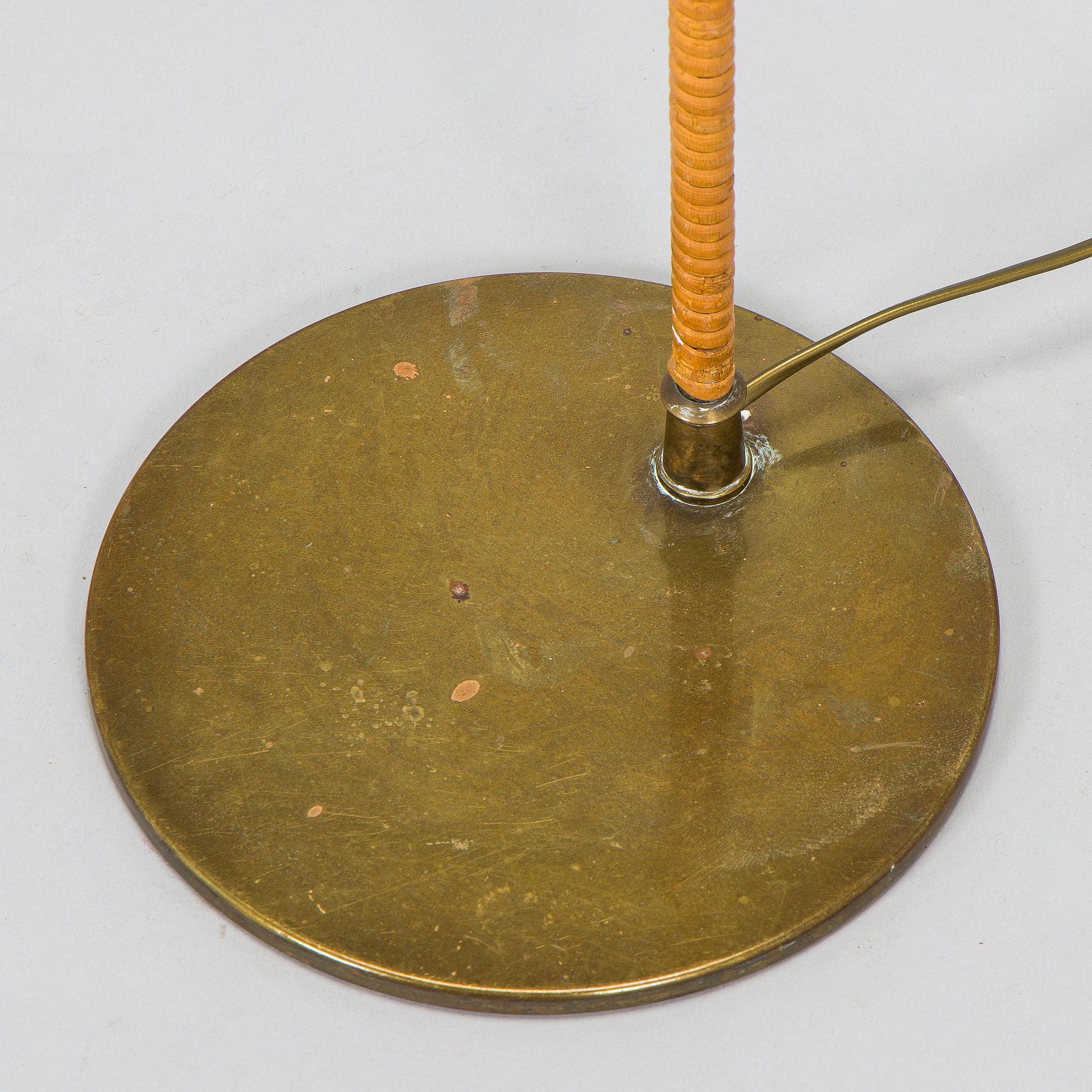 Paavo Tynell, golvlampa, modell 9628 för Idman 1900-talets mitt.