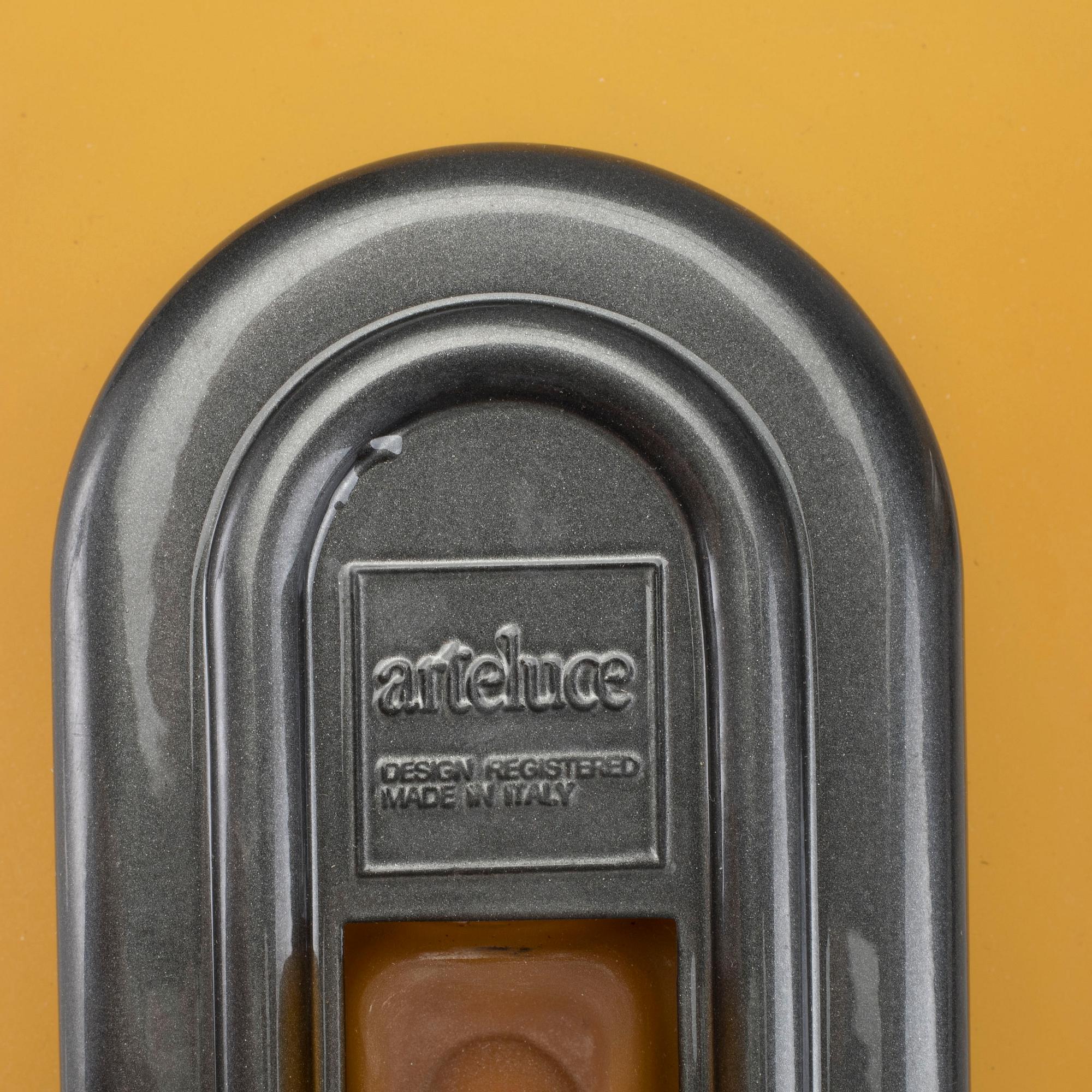 VÄGGLAMPOR, ett par. "Jill", Perry King, Santiago Miranda & Gianluigi Arnaldi för Arteluce, Italien, 1990-tal.