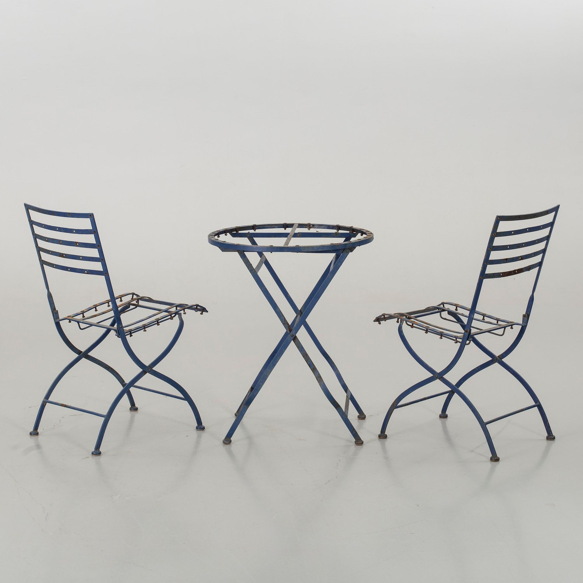 TRÄDGÅRDSSTOLAR MED BORD, järn, 1900-tal.