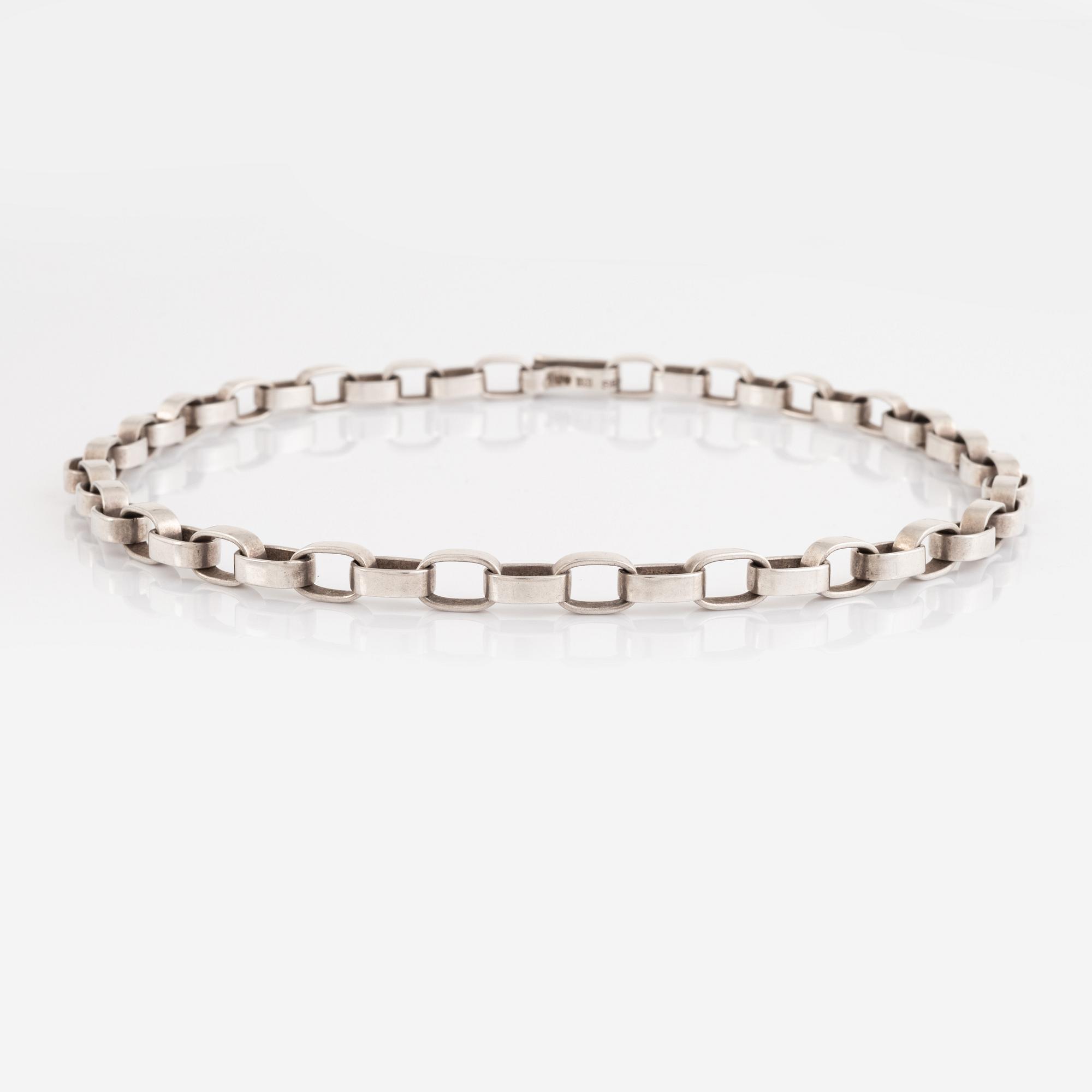 Sven-Erik Högberg, silver necklace.