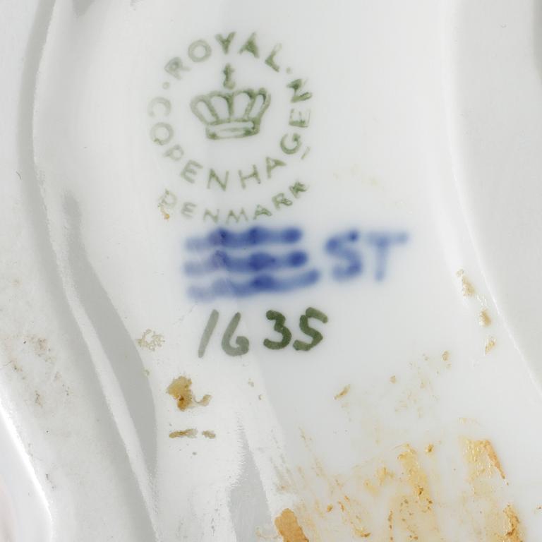 FIGURINER, 3 st, Bing & Gröndal och Royal Copenhagen, 1900-talets andra hälft.
