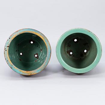 Two similar garden pots, oriental, late 20th century.