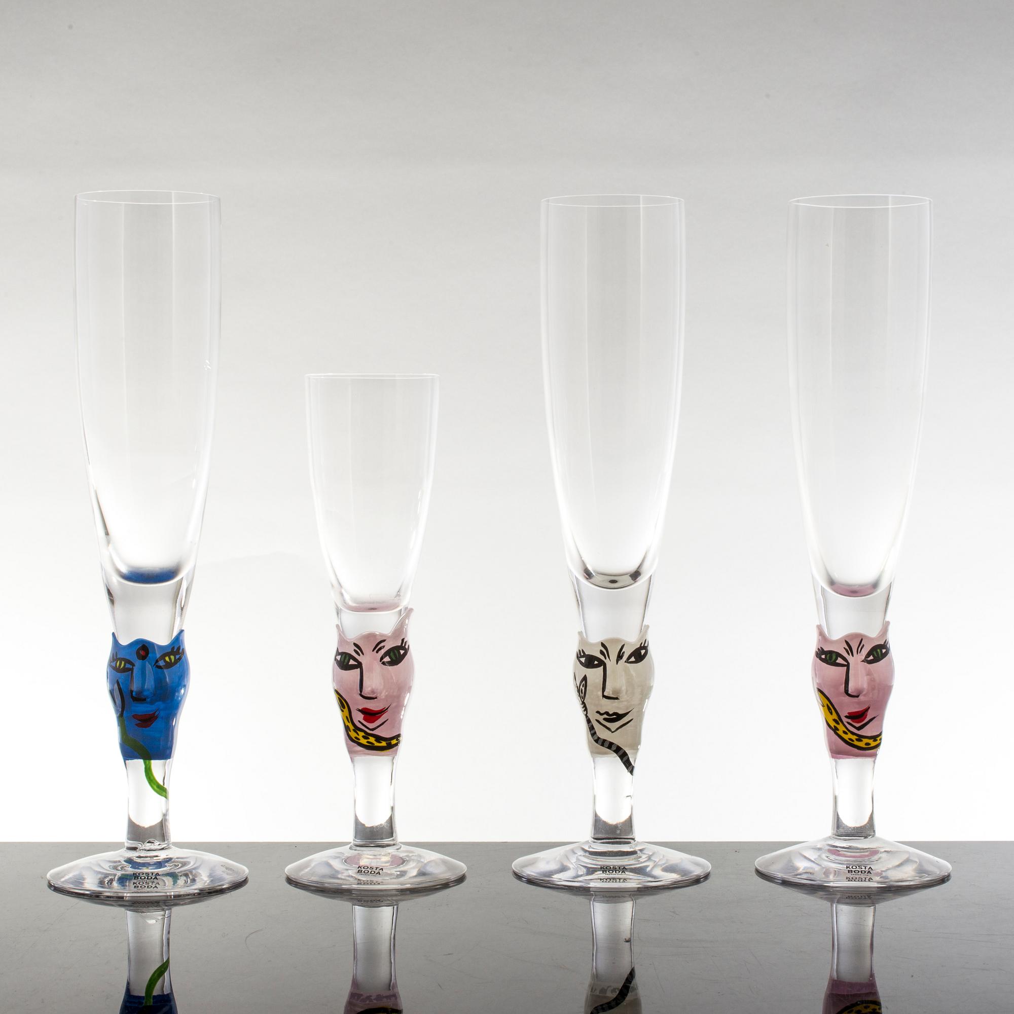 ULRICA HYDMAN-VALLIEN, glas, 9 st, 'Open minds', snaps och champagne glas för Kosta Boda.