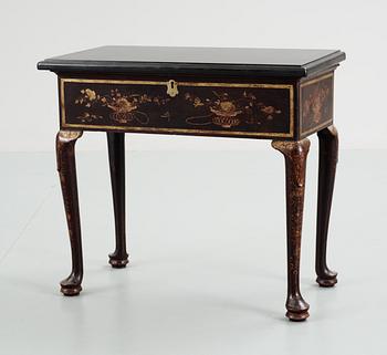 A lacquered 'bonnehur de jour' export table, Qing dynasty, Qianlong (1736-95).