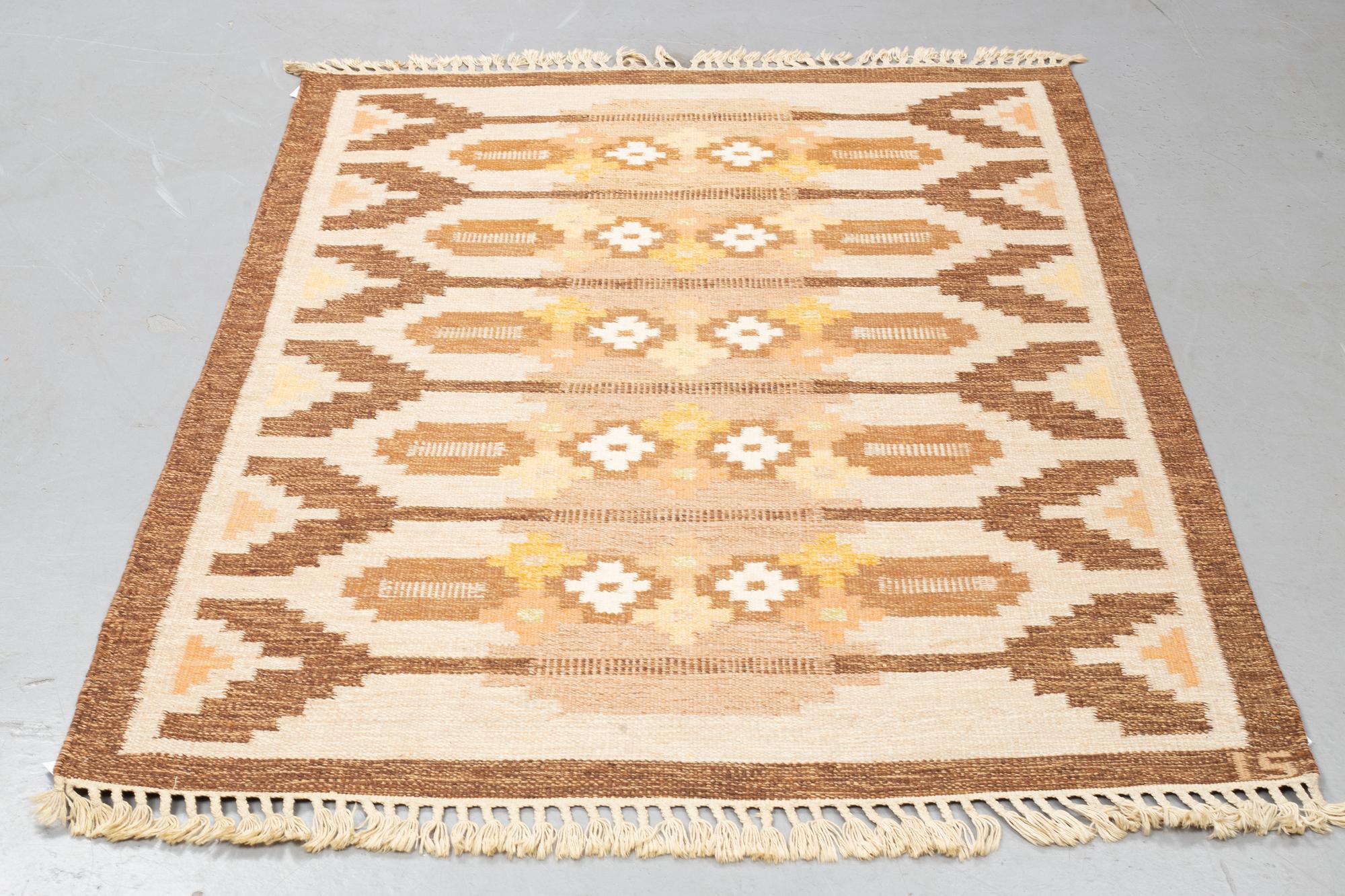 Ingegerd Silow, a carpet, flat weave, ca 197,5 x 137,5-141,5 cm, signed IS.