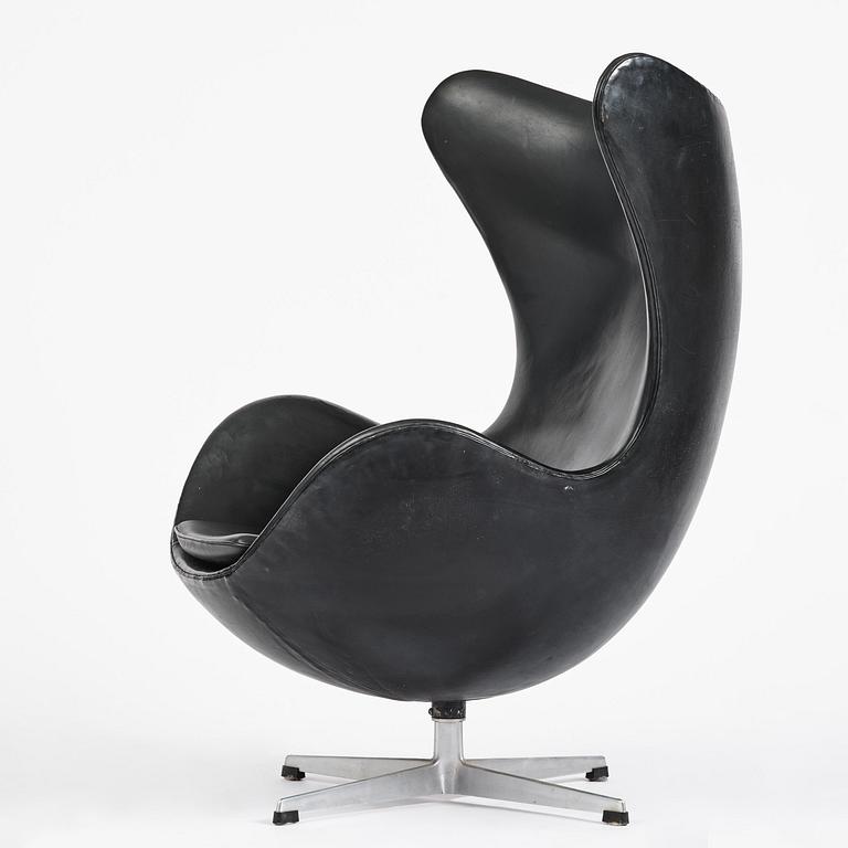 Arne Jacobsen, an "Egg" armchair, Fritz Hansen, Denmark, 1964.
