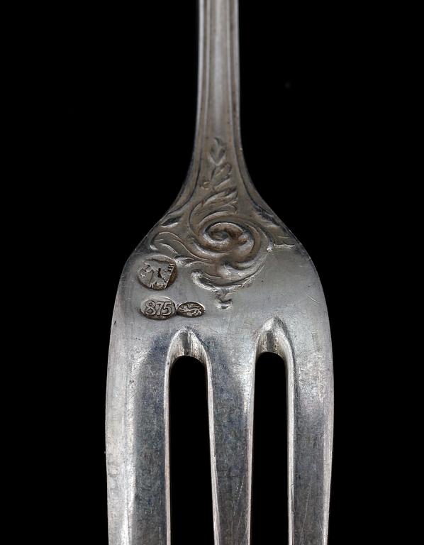 FISKBESTICK samt TÅRTGAFFLAR, 30 delar, silver, bland annat Torndalh-Ekström AB, Stockholm 1920. Tot ca 1310 g.