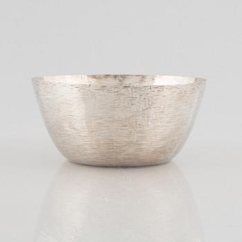 Tapio Wirkkala, skål, sterlingsilver, Kultakeskus Oy, Tavastehus, Finland 1972.