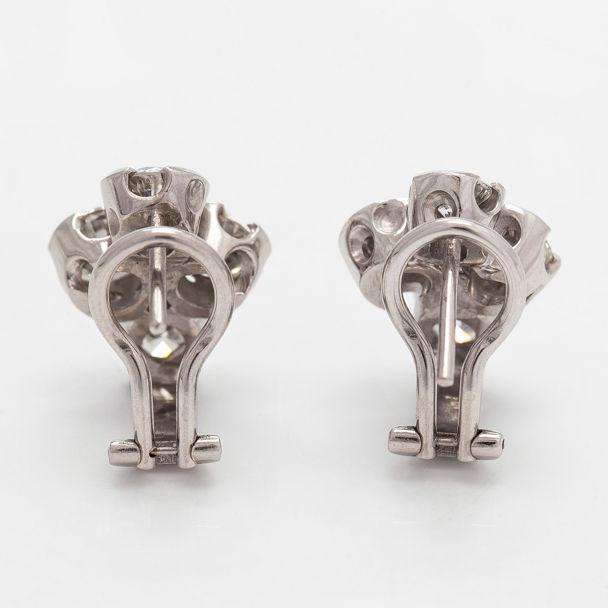 Earrings, brilliant cut diamonds circa 3.40 ct in total, 14K white gold.
