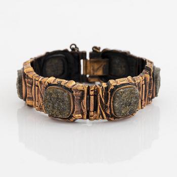Pentti Sarpaneva, bronze bracelet.