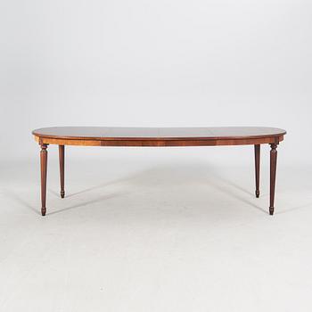 A mid 1900s Gustavian style mahogany 9 pcs dining set.