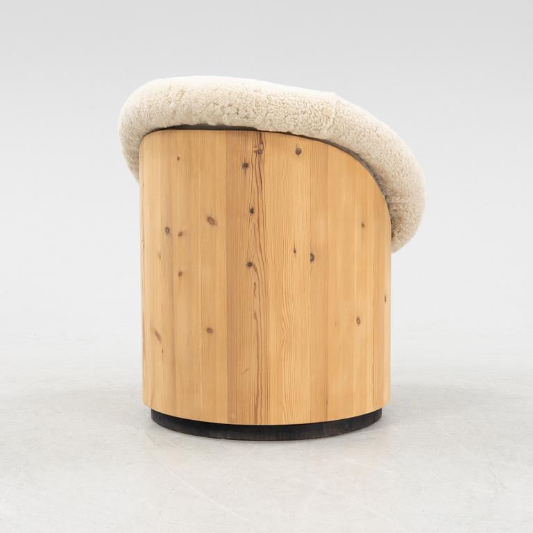 Peter Opsvik, a lounge chair from the 'Cylindra' series.