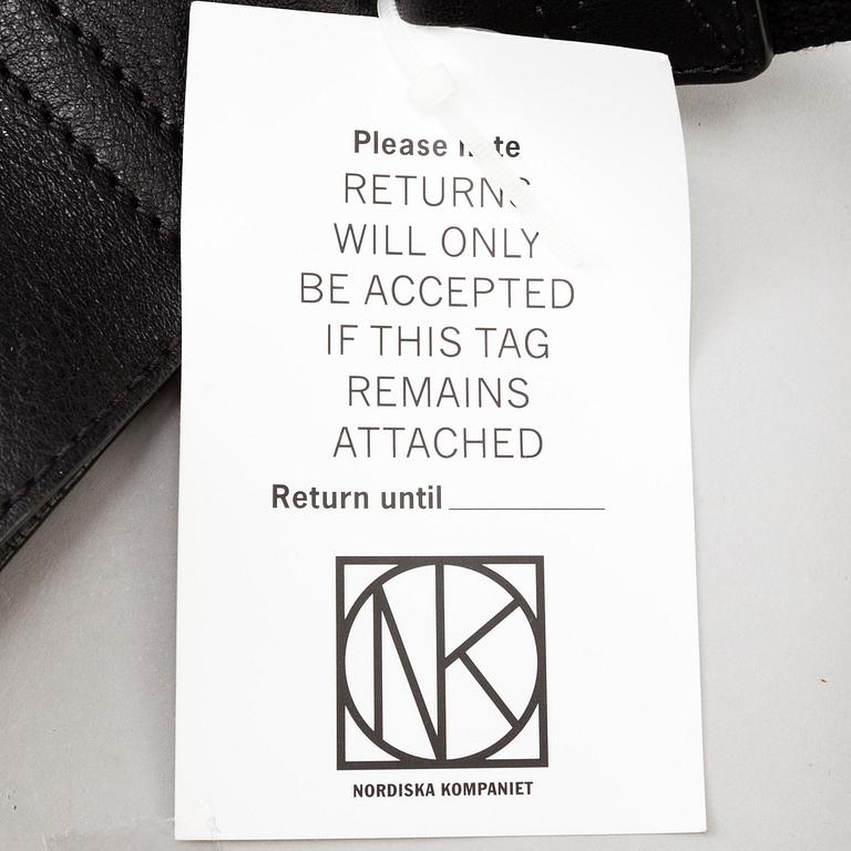A Mulberry "Anthony Messenger Black" shoulder bag.