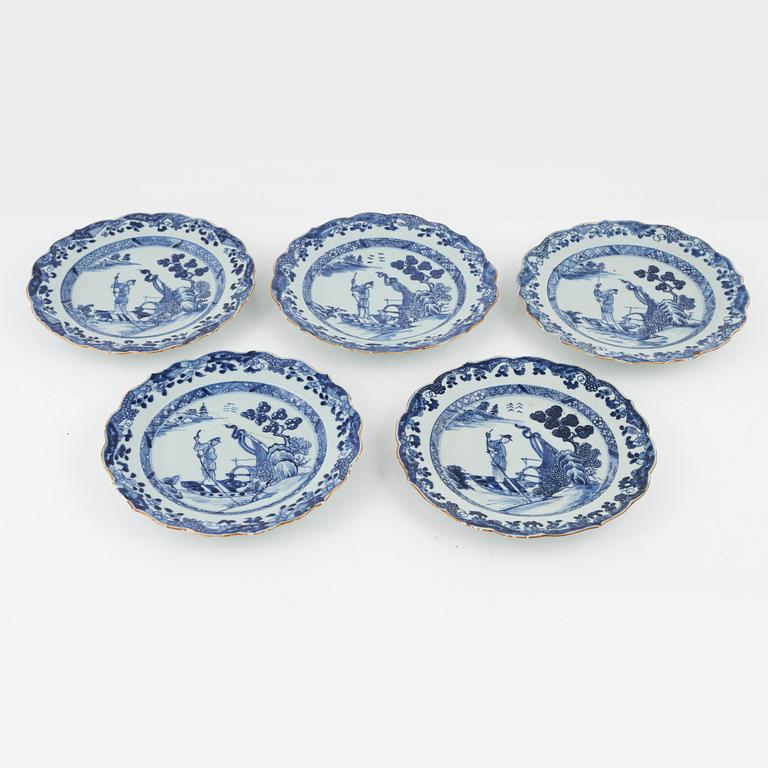 A 29-piece blue and white Chinese dinner service, Qianlong (1736-95).