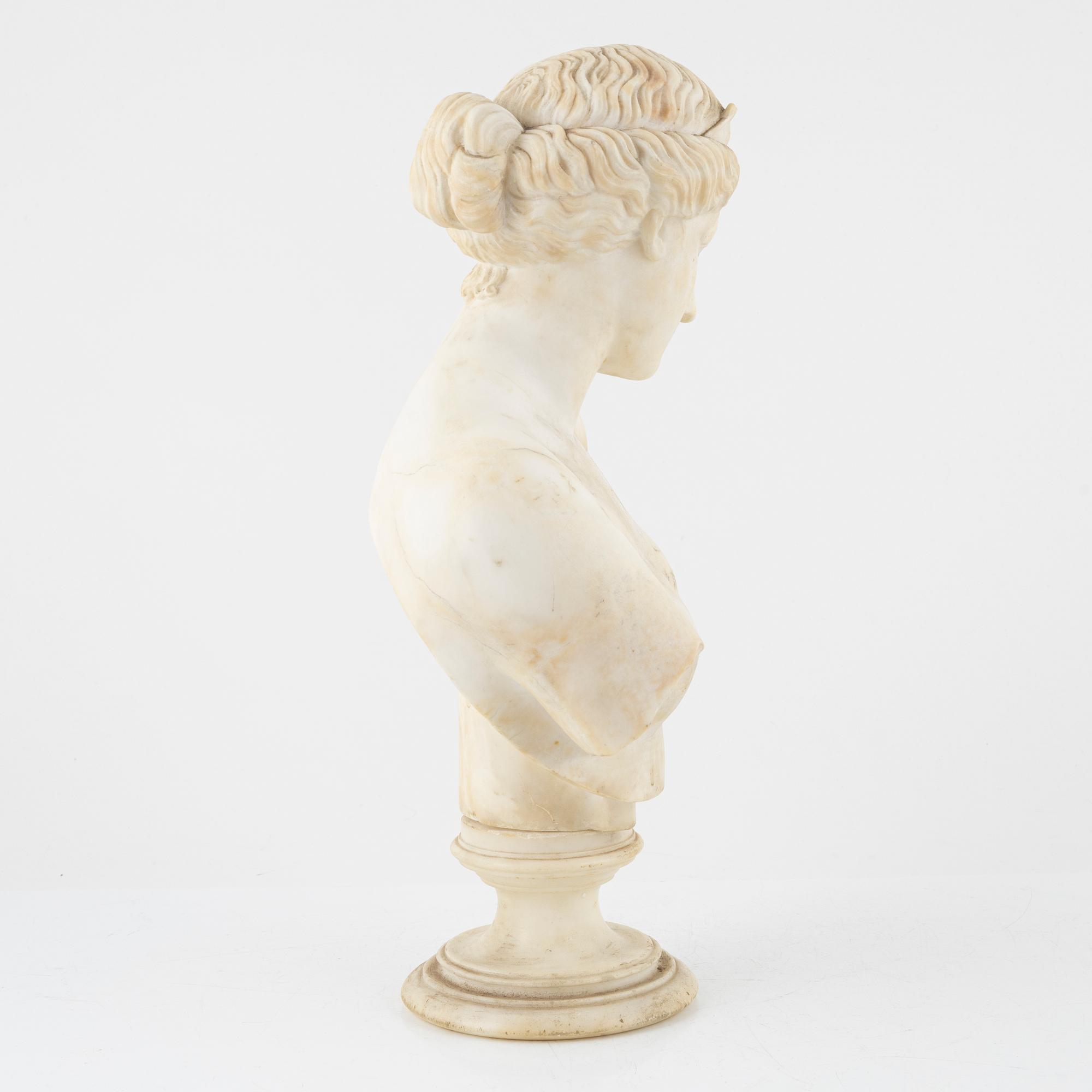 Byst, alabaster, omkring 1900.