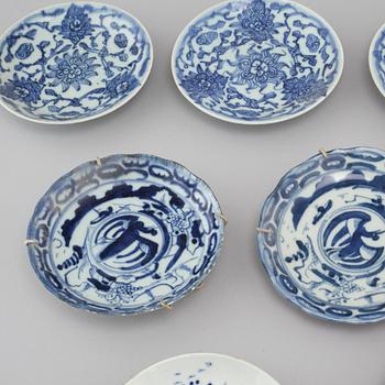 12 small porcelain plates from China, 20th century.