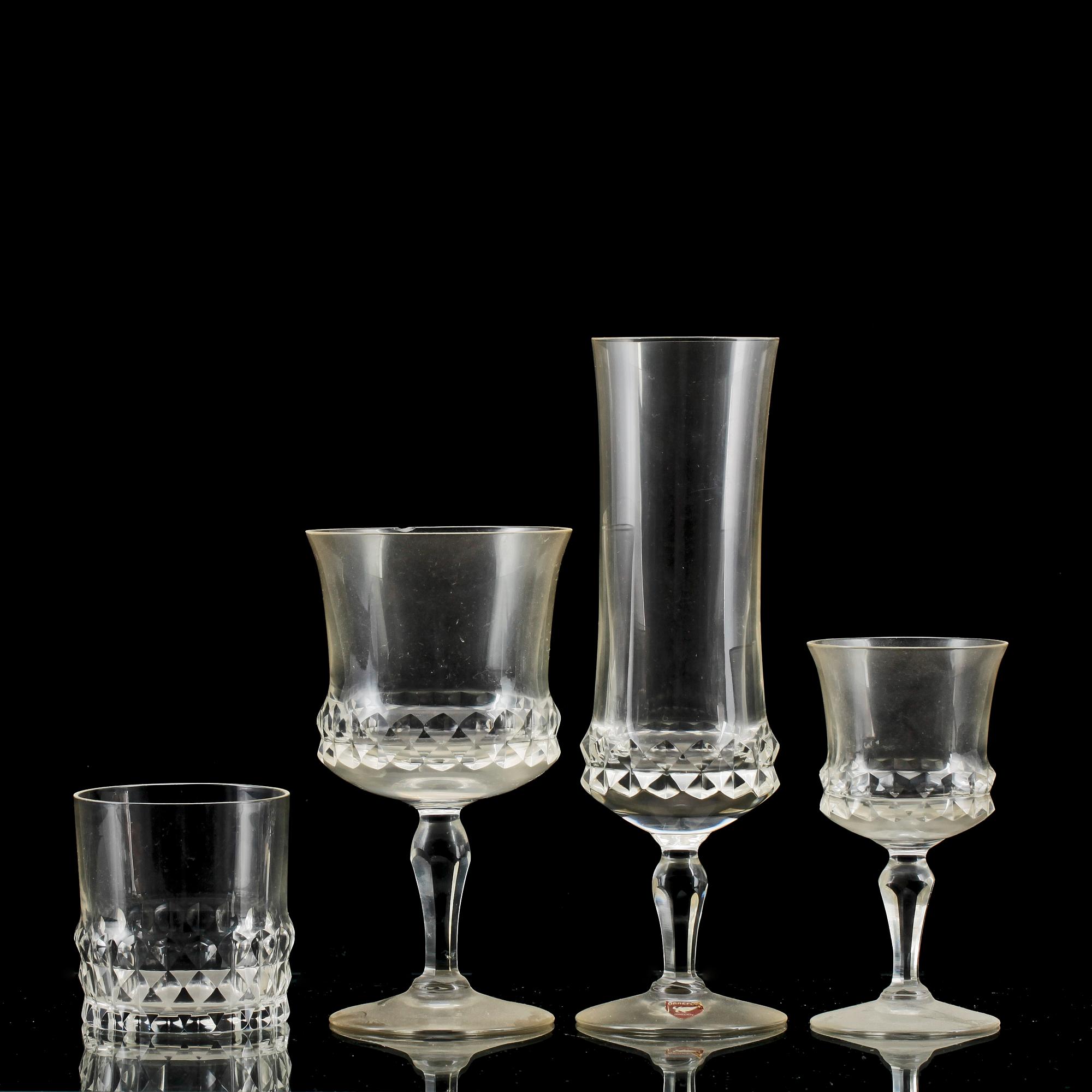 GLASSERVISDELAR, 44 st. "Silvia", Orrefors.