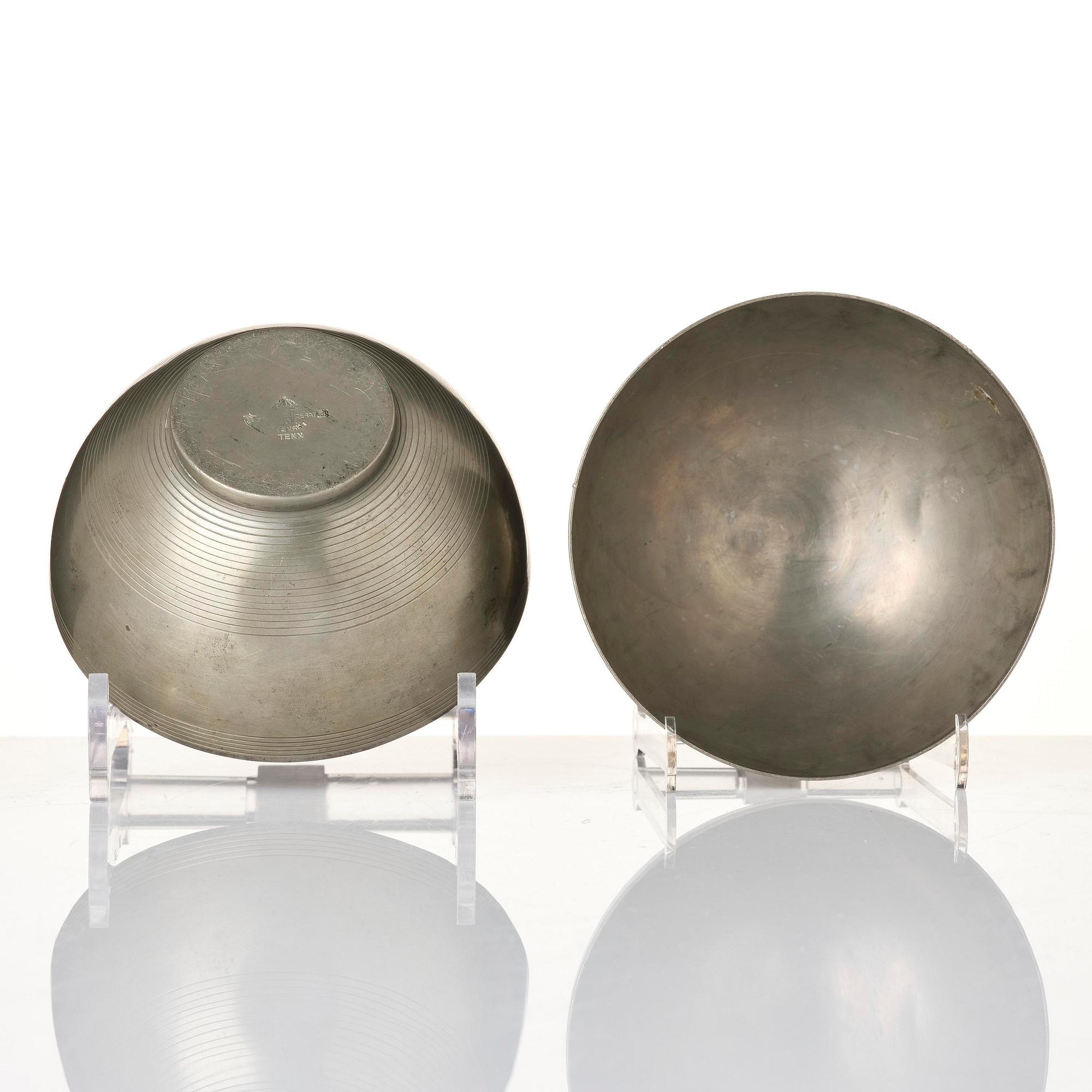 Sylvia Stave, a pewter bonbonnière model no 5347, C.G. Hallberg, Stockholm, 1933.